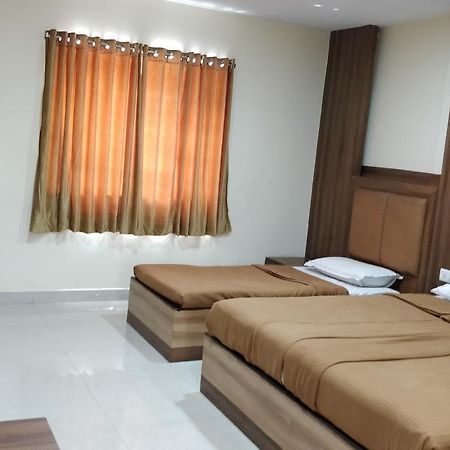 Hotel Dwaraka Paradise Hyderabad Exteriör bild