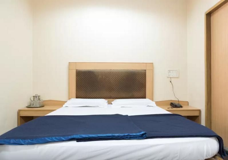 Hotel Dwaraka Paradise Hyderabad Exteriör bild